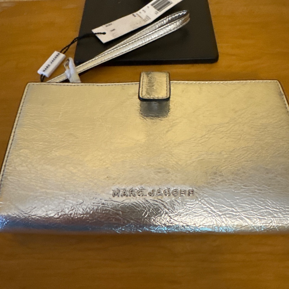 Marc Jacobs Silver Wristlet - Picture 2 of 12